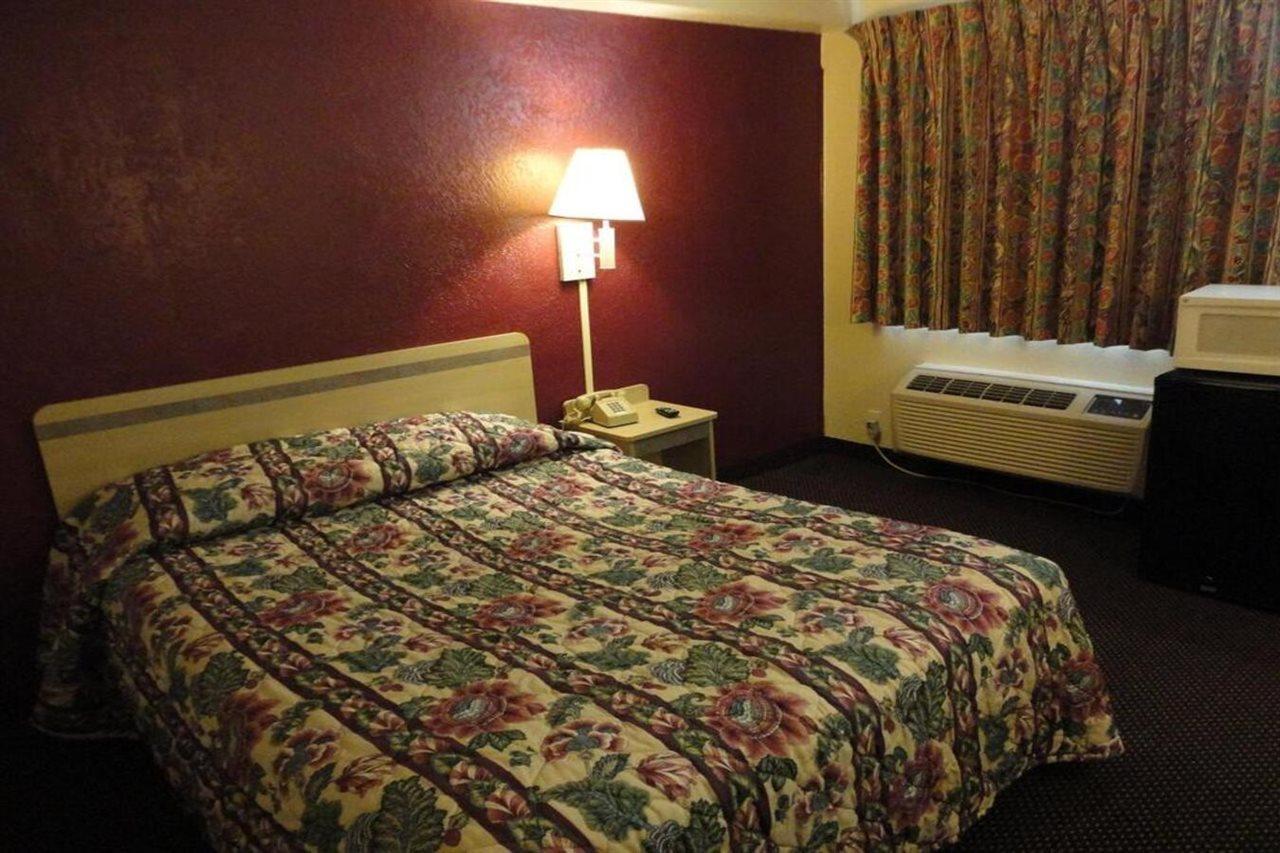Americas Best Value Inn Battle Creek Zewnętrze zdjęcie